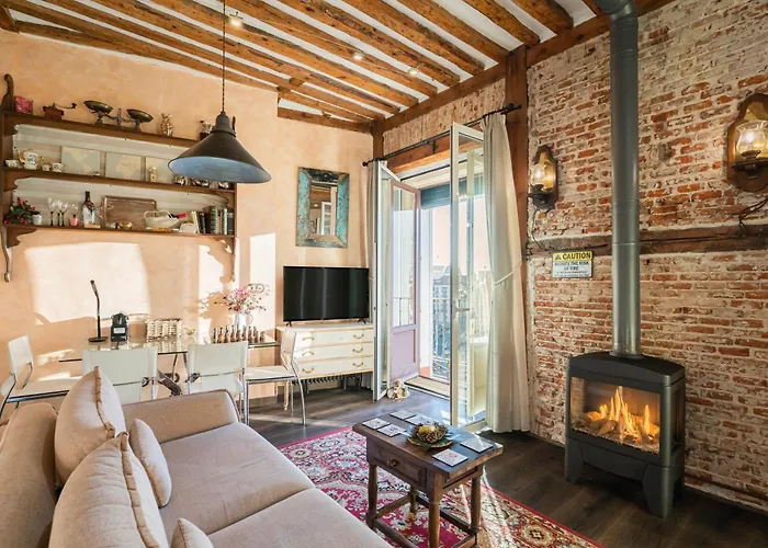 1851: Exceptional 19Th Century Studio In Madrid