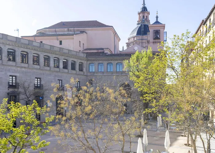 Precioso Apt En La Plaza De La Paja Latina